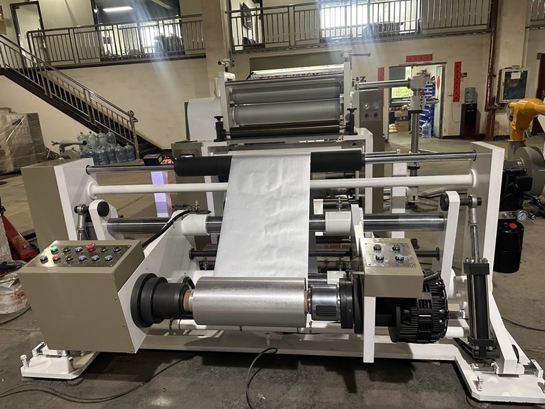 铝箔纸压纹分切机